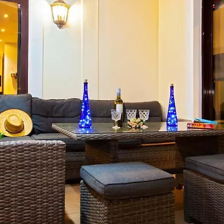 In Playa Blanca Sleeps 10 With Pool Air Con And Wifi Playa Blanca (Lanzarote)
