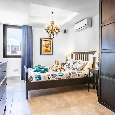 In Playa Blanca Sleeps 10 With Pool Air Con And Wifi * Playa Blanca (Lanzarote)