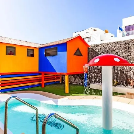 In Playa Blanca Sleeps 10 With Pool Air Con And Wifi Willa *