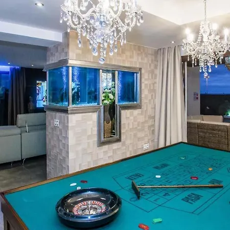 Willa In Playa Blanca Sleeps 10 With Pool Air Con And Wifi *