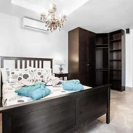 In Playa Blanca Sleeps 10 With Pool Air Con And Wifi Playa Blanca (Lanzarote)