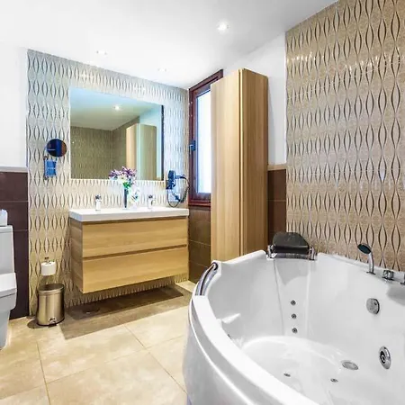In Playa Blanca Sleeps 10 With Pool Air Con And Wifi * Playa Blanca (Lanzarote)